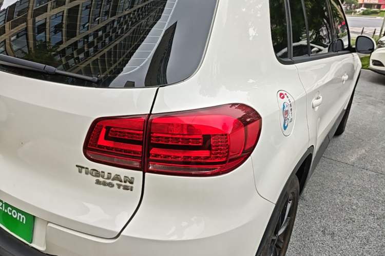 Used Volkswagen Tiguan 2016 280TSI Automatic Two-Wheel-Drive Silk Road Style Edition Right Rear Taillight