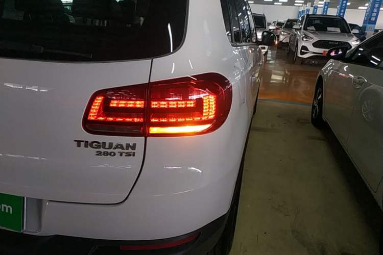 Used Volkswagen Tiguan 2016 280TSI Automatic Two-Wheel-Drive Silk Road Style Edition Right Rear Taillight