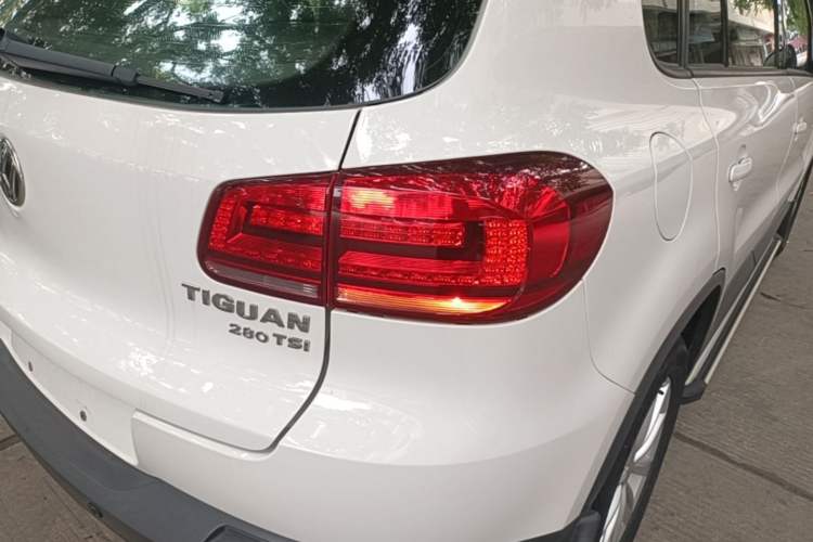 Used Volkswagen Tiguan 2016 280TSI Automatic Two-Wheel-Drive Silk Road Style Edition Right Rear Taillight