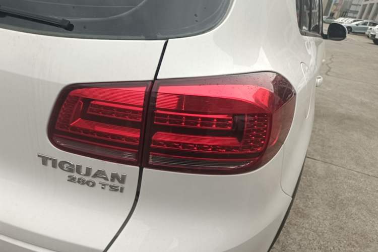 Used Volkswagen Tiguan 2016 280TSI Automatic Two-Wheel-Drive Silk Road Style Edition Right Rear Taillight