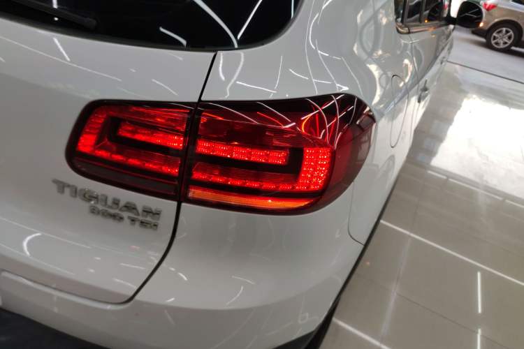 Used Volkswagen Tiguan 2016 300TSI Automatic All-Wheel Drive Fashion Vision Edition Right Rear Taillight