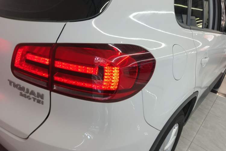 Used Volkswagen Tiguan 2016 280TSI Automatic Two-Wheel-Drive Silk Road Style Edition Right Rear Taillight