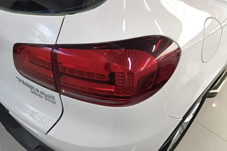Used Volkswagen Tiguan 2016 300TSI Automatic Two-Wheel Drive Comfort Edition Right Rear Taillight