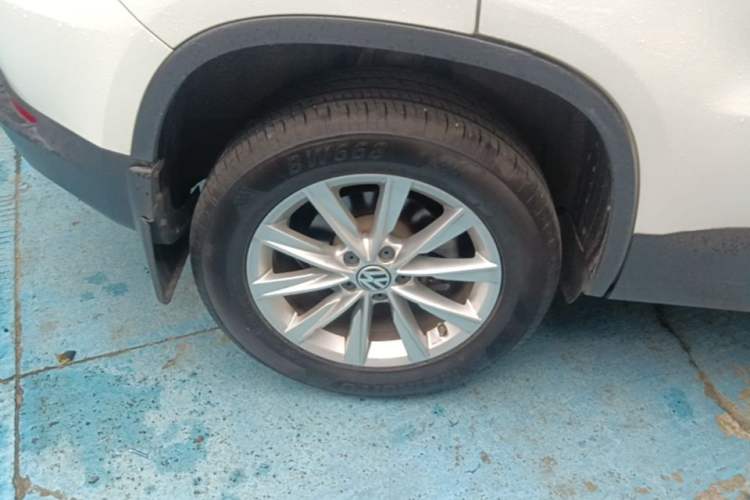 Used Volkswagen Tiguan 2016 280TSI Automatic Two-Wheel-Drive Silk Road Style Edition Right Rear Wheel Hub