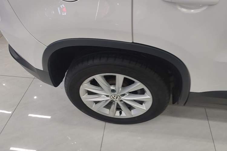 Used Volkswagen Tiguan 2016 280TSI Automatic Two-Wheel Drive Silk Road Comfort Edition Right Rear Wheel Hub