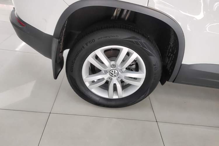 Used Volkswagen Tiguan 2016 300TSI Automatic Two-Wheel Drive Trend Edition Right Rear Wheel Hub