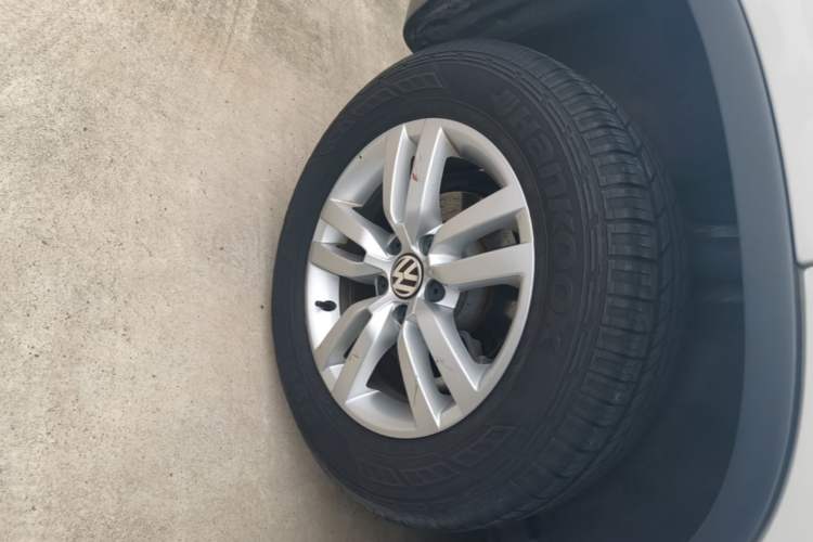 Used Volkswagen Tiguan 2016 300TSI Automatic Two-Wheel Drive Trend Edition Right Rear Wheel Hub