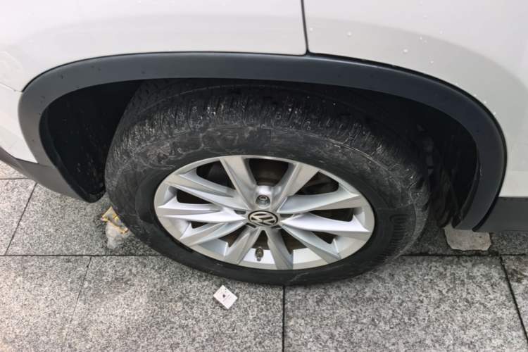 Used Volkswagen Tiguan 2016 280TSI Automatic Two-Wheel Drive Silk Road Comfort Edition Right Rear Wheel Hub