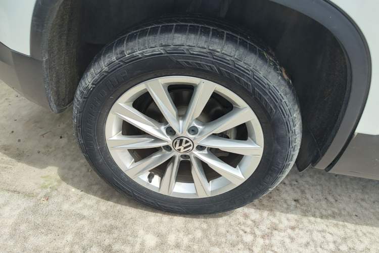 Used Volkswagen Tiguan 2016 300TSI Automatic All-Wheel Drive Fashion Vision Edition Right Rear Wheel Hub