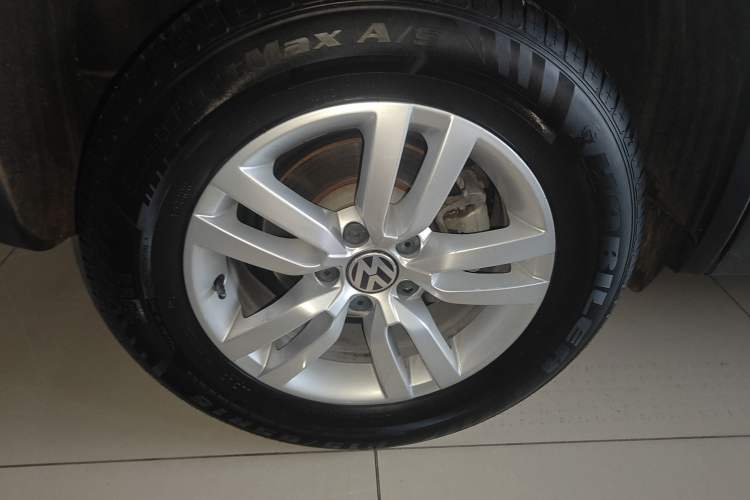 Used Volkswagen Tiguan 2016 300TSI Automatic Two-Wheel Drive Trend Edition Right Rear Wheel Hub