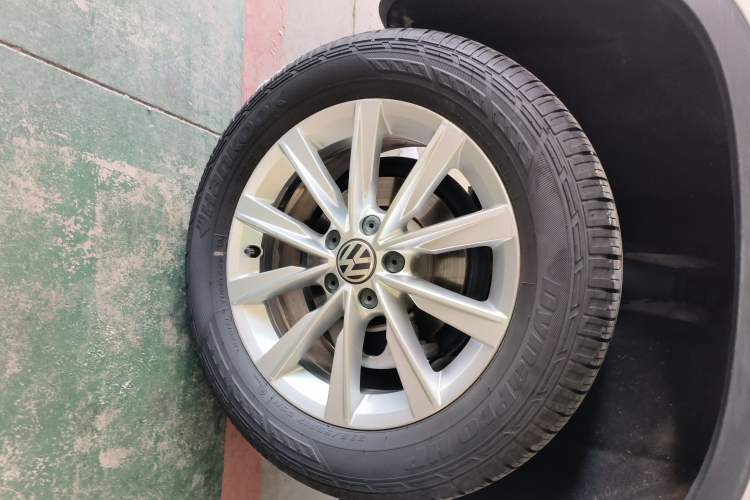 Used Volkswagen Tiguan 2016 300TSI Automatic All-Wheel Drive Fashion Vision Edition Right Rear Wheel Hub
