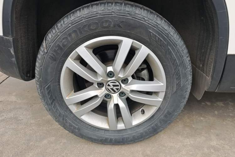 Used Volkswagen Tiguan 2016 300TSI Automatic Two-Wheel Drive Trend Edition Right Rear Wheel Hub