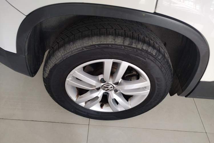 Used Volkswagen Tiguan 2016 300TSI Automatic Two-Wheel Drive Trend Edition Right Rear Wheel Hub