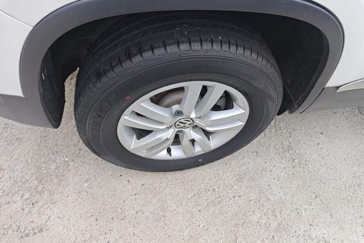 Used Volkswagen Tiguan 2016 300TSI Automatic Two-Wheel Drive Trend Edition Right Rear Wheel Hub
