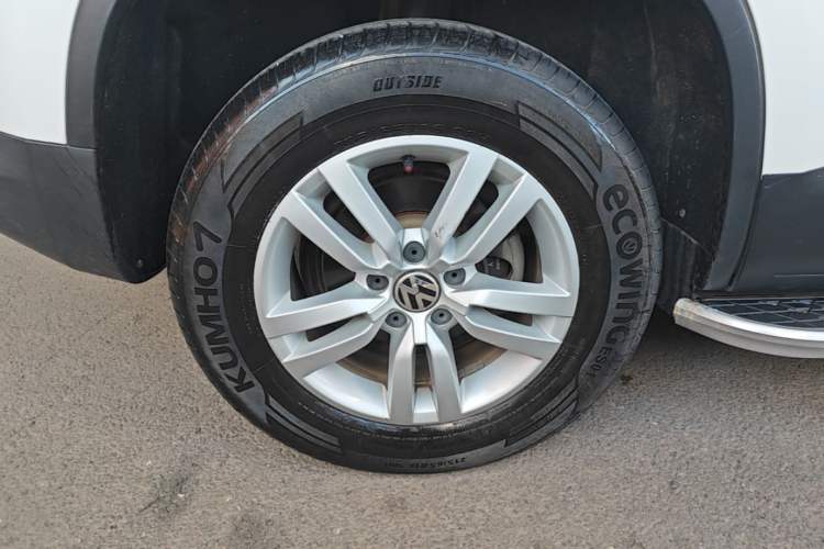 Used Volkswagen Tiguan 2016 300TSI Automatic Two-Wheel Drive Trend Edition Right Rear Wheel Hub