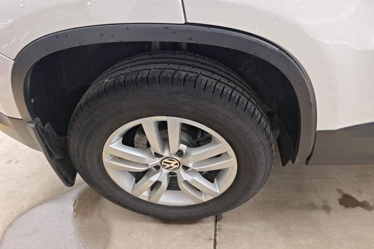 Used Volkswagen Tiguan 2016 300TSI Automatic Two-Wheel Drive Trend Edition Right Rear Wheel Hub