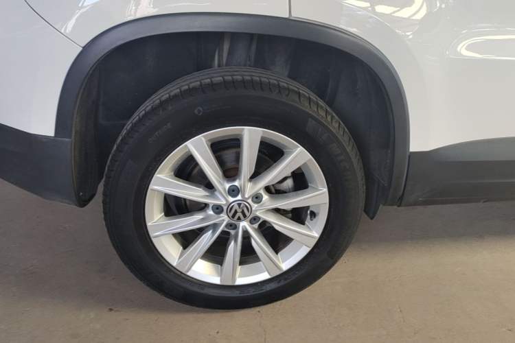 Used Volkswagen Tiguan 2016 280TSI Automatic Two-Wheel Drive Silk Road Comfort Edition Right Rear Wheel Hub