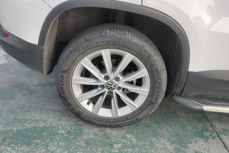 Used Volkswagen Tiguan 2016 280TSI Automatic Two-Wheel-Drive Silk Road Style Edition Right Rear Wheel Hub