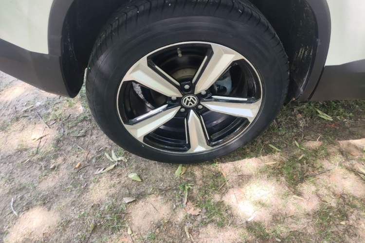 Used Volkswagen Tiguan 2016 300TSI Automatic Two-Wheel Drive Trend Edition Right Rear Wheel Hub