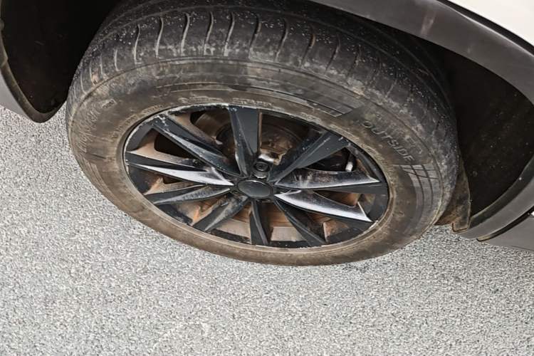 Used Volkswagen Tiguan 2016 280TSI Automatic Two-Wheel-Drive Silk Road Style Edition Right Rear Wheel Hub