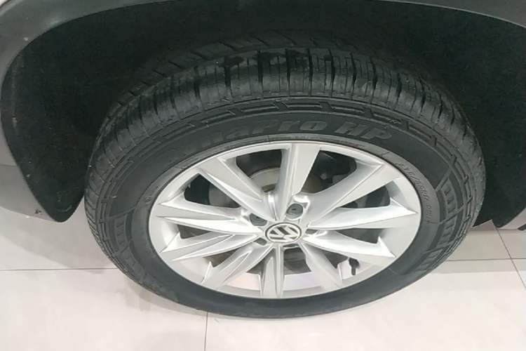 Used Volkswagen Tiguan 2016 300TSI Automatic Two-Wheel Drive Comfort Edition Right Rear Wheel Hub