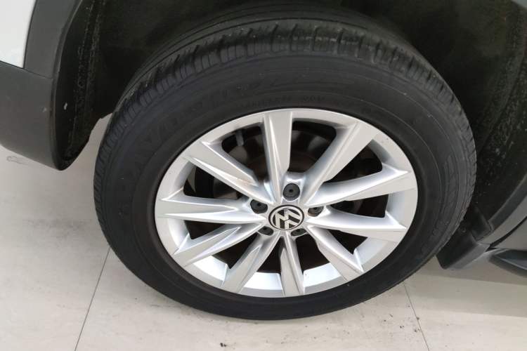 Used Volkswagen Tiguan 2016 300TSI Automatic All-Wheel Drive Fashion Vision Edition Right Rear Wheel Hub