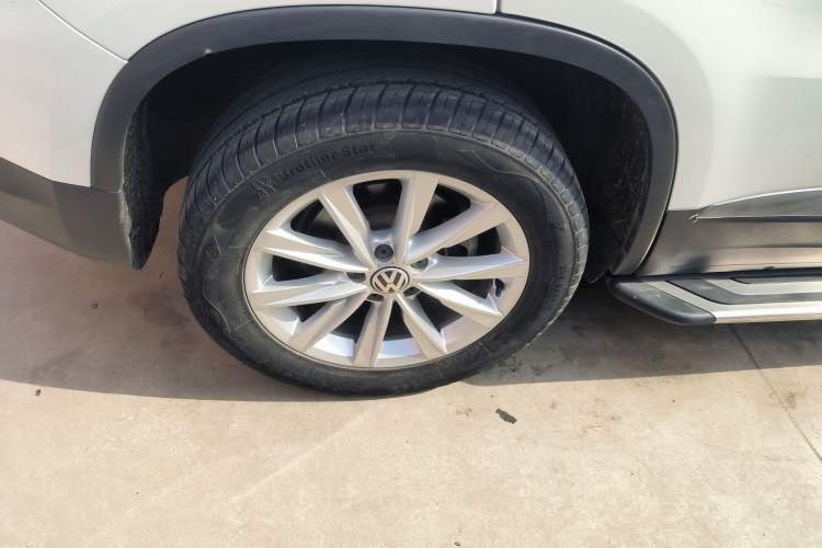 Used Volkswagen Tiguan 2016 280TSI Automatic Two-Wheel-Drive Silk Road Style Edition Right Rear Wheel Hub