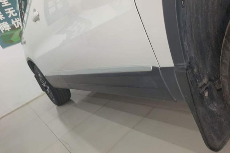 Used Volkswagen Tiguan 2016 300TSI Automatic All-Wheel Drive Luxury Edition Right Side Sill