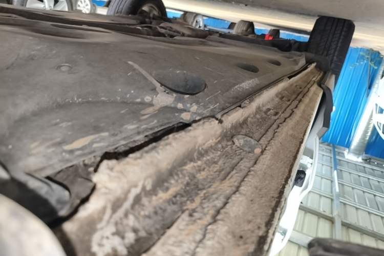 Used Volkswagen Tiguan 2016 300TSI Automatic All-Wheel Drive Fashion Vision Edition Right Side Sill