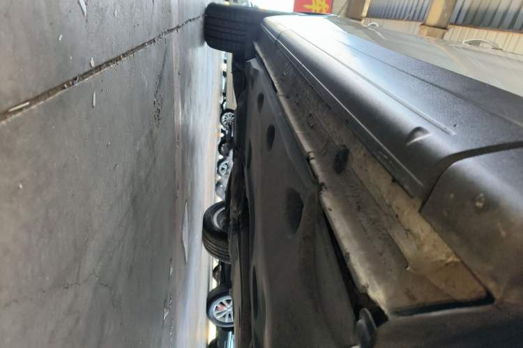 Used Volkswagen Tiguan 2016 300TSI Automatic All-Wheel Drive Fashion Vision Edition Right Side Sill