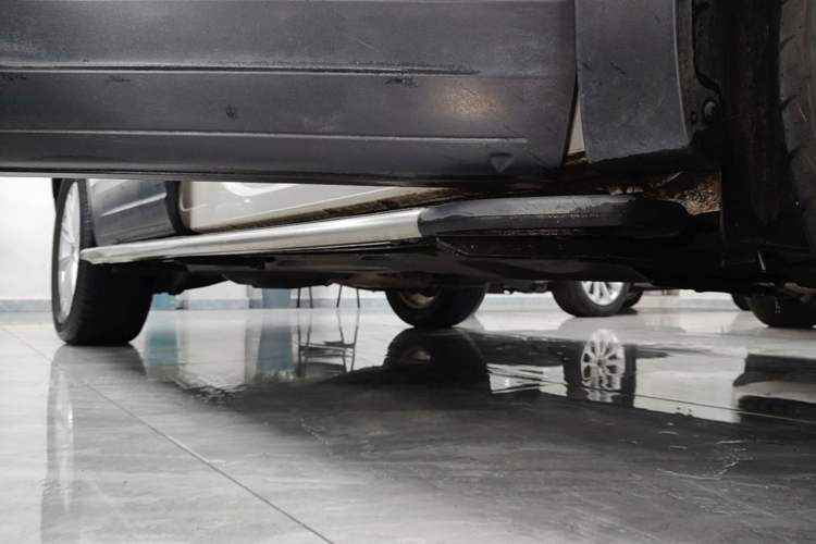 Used Volkswagen Tiguan 2016 280TSI Automatic Two-Wheel-Drive Silk Road Style Edition Right Side Sill
