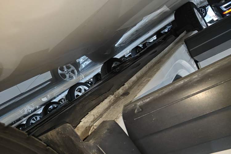 Used Volkswagen Tiguan 2016 280TSI Automatic Two-Wheel Drive Silk Road Comfort Edition Right Side Sill