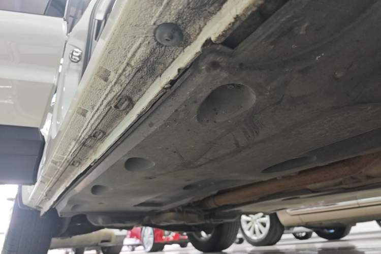 Used Volkswagen Tiguan 2016 280TSI Automatic Two-Wheel-Drive Silk Road Style Edition Right Side Sill