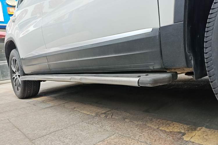 Used Volkswagen Tiguan 2016 300TSI Automatic Two-Wheel Drive Luxury Edition Right Side Sill
