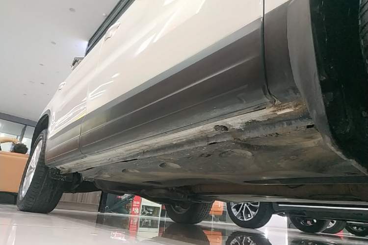 Used Volkswagen Tiguan 2016 300TSI Automatic Two-Wheel Drive Comfort Edition Right Side Sill