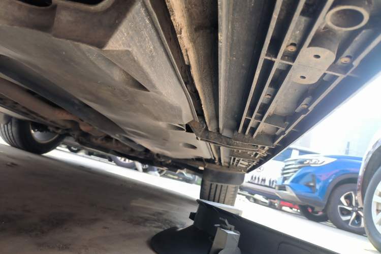 Used Volkswagen Tiguan 2016 280TSI Automatic Two-Wheel-Drive Silk Road Style Edition Right Side Sill