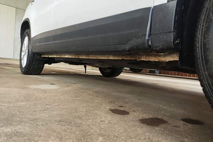 Used Volkswagen Tiguan 2016 280TSI Automatic Two-Wheel-Drive Silk Road Style Edition Right Side Sill