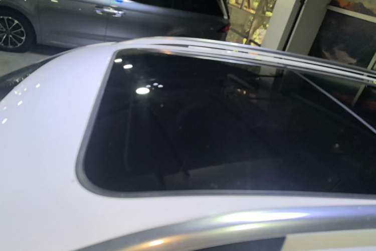 Used Volkswagen Tiguan 2016 300TSI Automatic Two-Wheel Drive Luxury Edition Roof