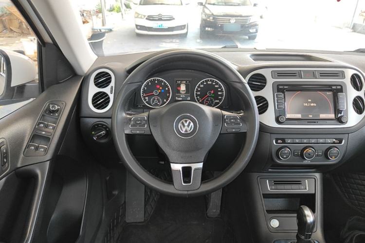Used Volkswagen Tiguan 2016 300TSI Automatic All-Wheel Drive Luxury Edition Steering Wheel