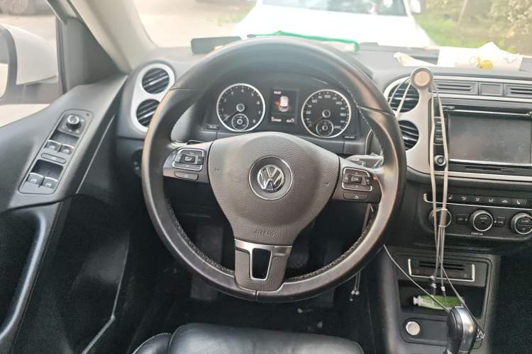 Used Volkswagen Tiguan 2016 300TSI Automatic Two-Wheel Drive Luxury Edition Steering Wheel
