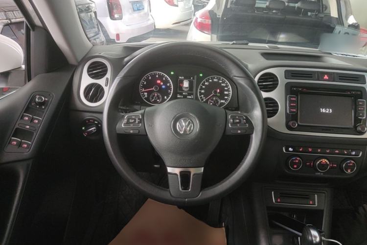 Used Volkswagen Tiguan 2016 300TSI Automatic Two-Wheel Drive Luxury Edition Steering Wheel