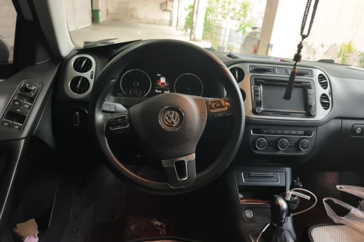 Used Volkswagen Tiguan 2016 300TSI Automatic All-Wheel Drive Luxury Edition Steering Wheel
