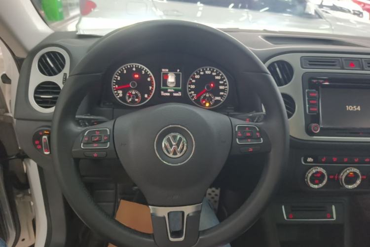 Used Volkswagen Tiguan 2016 300TSI Automatic All-Wheel Drive Luxury Edition Steering Wheel