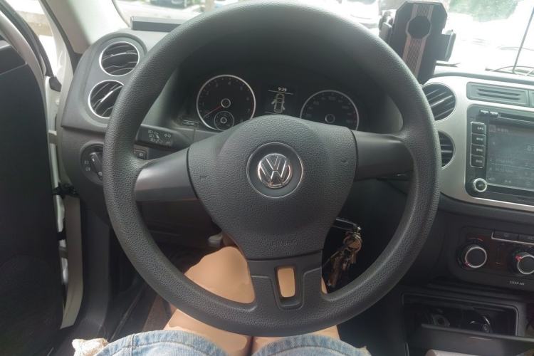 Used Volkswagen Tiguan 2016 280TSI Automatic Two-Wheel-Drive Silk Road Style Edition Steering Wheel