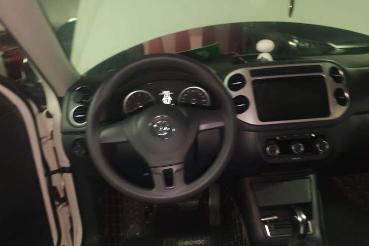 Used Volkswagen Tiguan 2016 300TSI Automatic Two-Wheel Drive Trend Edition Steering Wheel