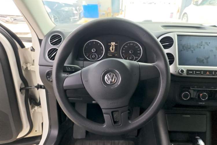 Used Volkswagen Tiguan 2016 300TSI Automatic Two-Wheel Drive Trend Edition Steering Wheel
