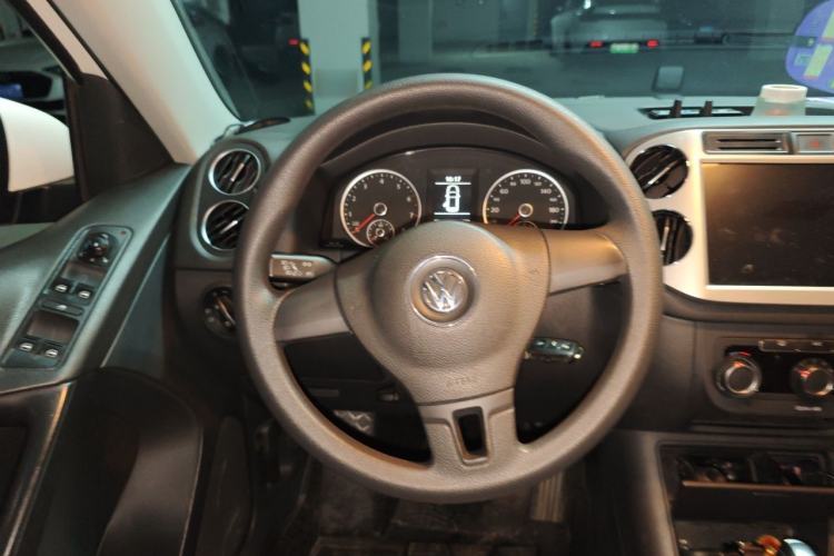 Used Volkswagen Tiguan 2016 300TSI Automatic Two-Wheel Drive Trend Edition Steering Wheel