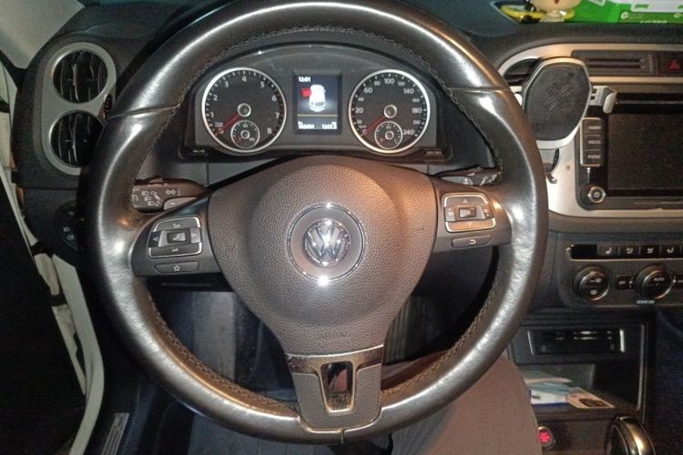 Used Volkswagen Tiguan 2016 300TSI Automatic Two-Wheel Drive Luxury Edition Steering Wheel