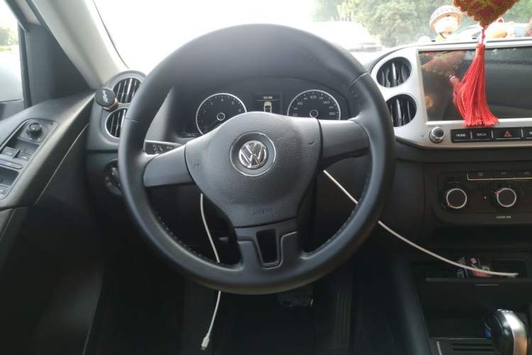Used Volkswagen Tiguan 2016 280TSI Automatic Two-Wheel-Drive Silk Road Style Edition Steering Wheel