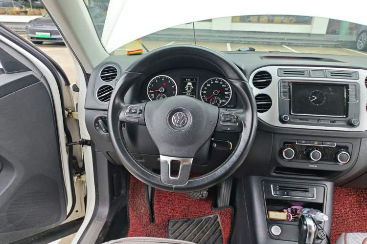 Used Volkswagen Tiguan 2016 280TSI Automatic Two-Wheel-Drive Silk Road Style Edition Steering Wheel